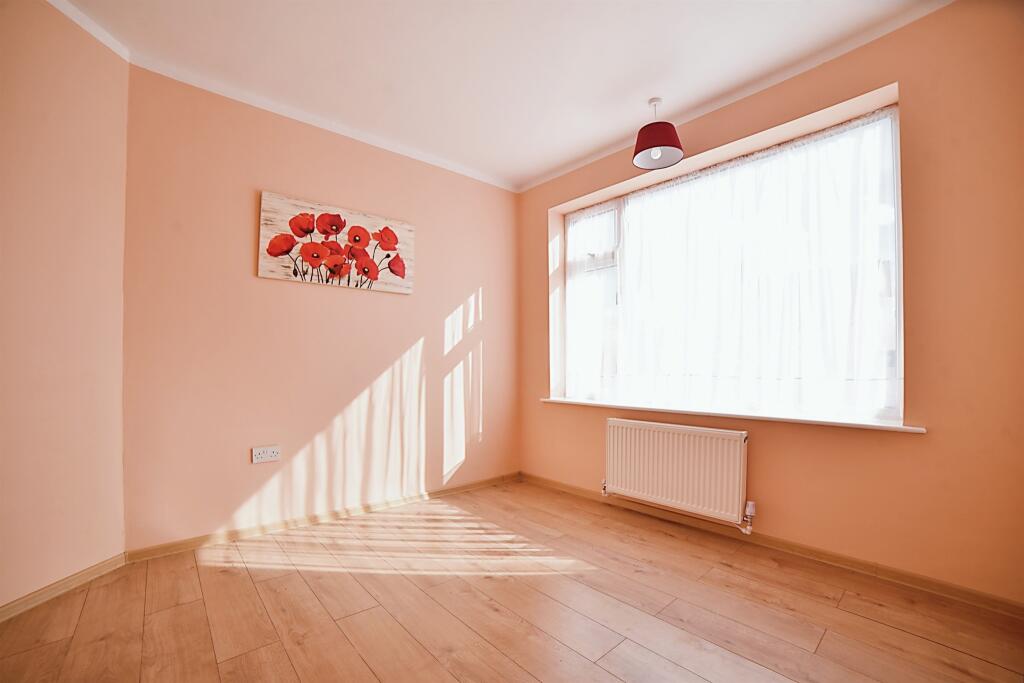 2 bedroom semidetached bungalow for sale in Bramble Avenue, Norwich, NR6