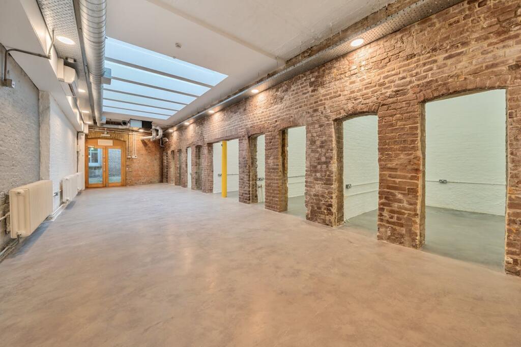 Main image of property: 48 Kingsway Place, London, EC1R 0LU