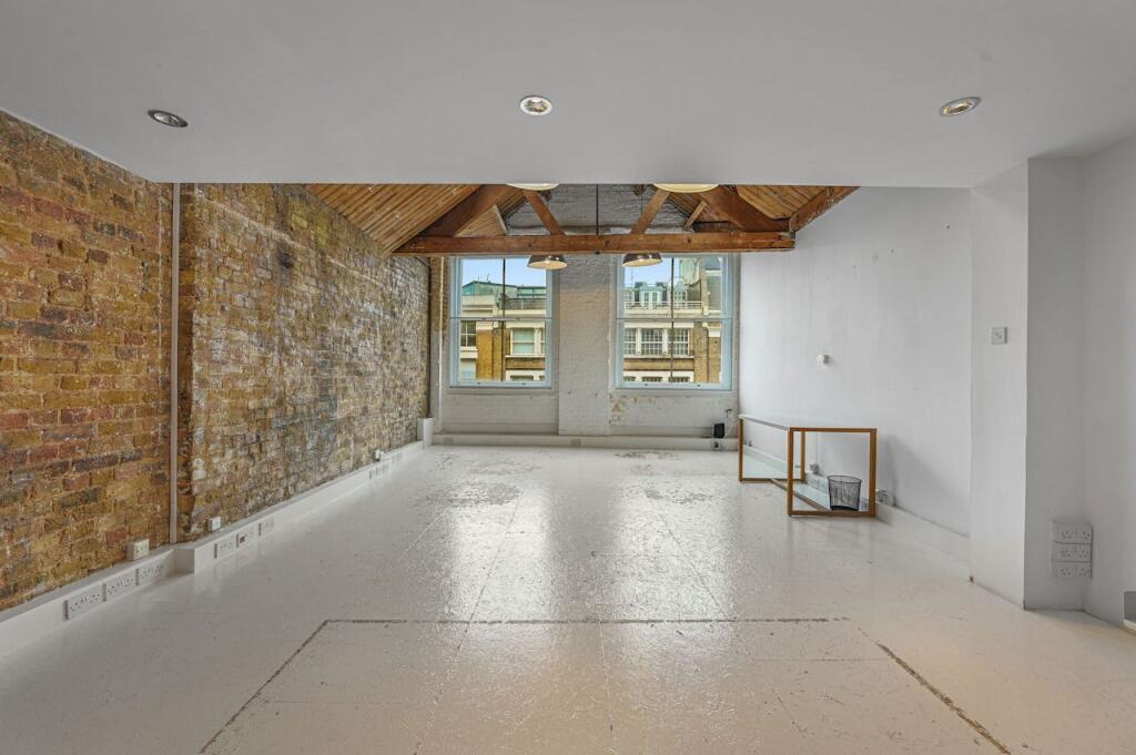 Main image of property: 17 Willow Street, London, EC2A 4BH
