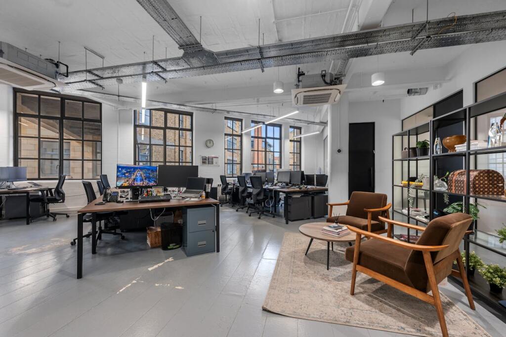 Main image of property: 118 Commercial Street, London, E1 6NF