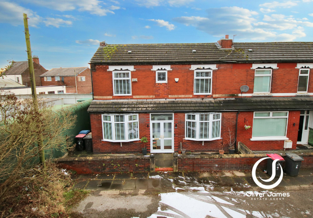 3 bedroom semidetached house for sale in Lynton Avenue, Cadishead, M44