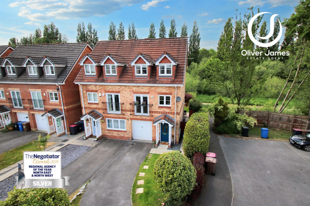 Main image of property: Sandywarps, Irlam, M44
