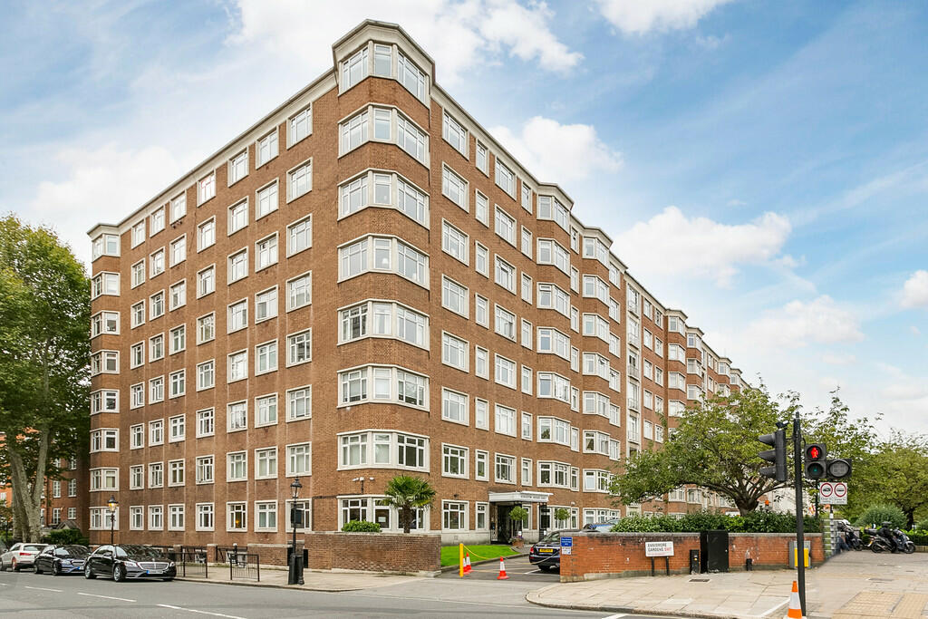 2 bedroom apartment for sale in Kingston House East, Knightsbridge SW7