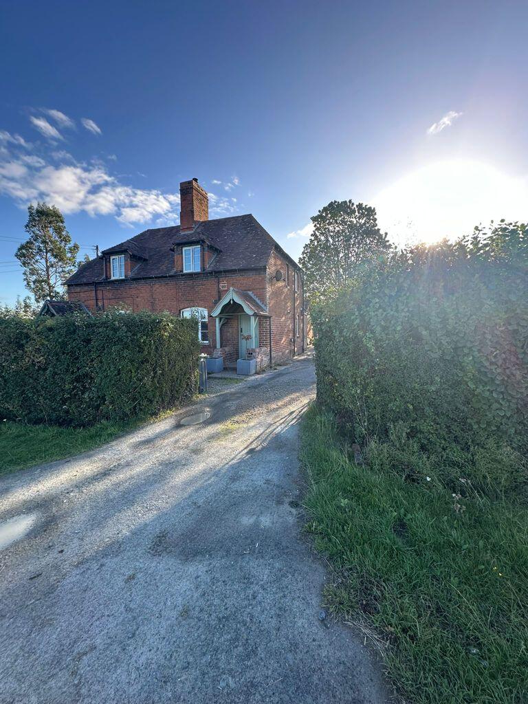 Main image of property: 2 Northend Cottage, Worcester Road, Hanley Castle, Worcester, Worcestershire, WR8 0AA