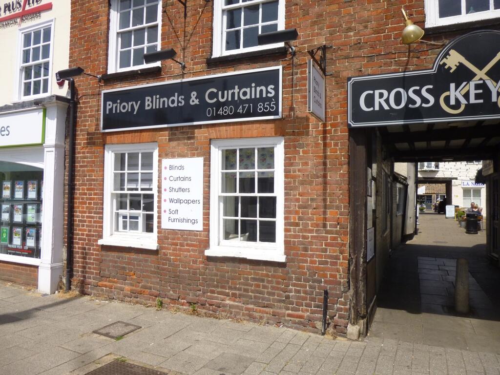 High street retail property to lease in 1 Cross Keys Mews, Market