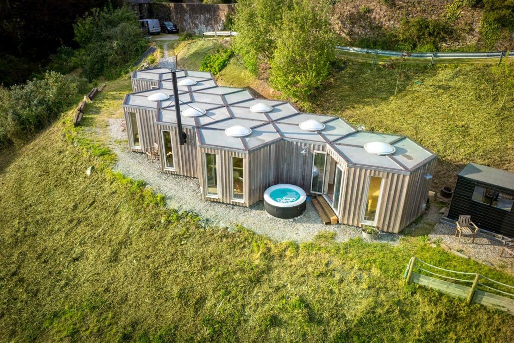 2 bedroom detached bungalow for sale in Calstock, PL18