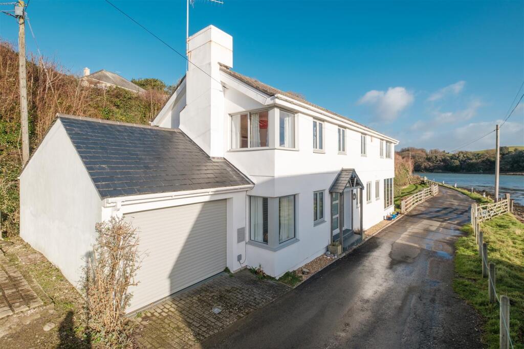 Main image of property: Antony Passage, Saltash