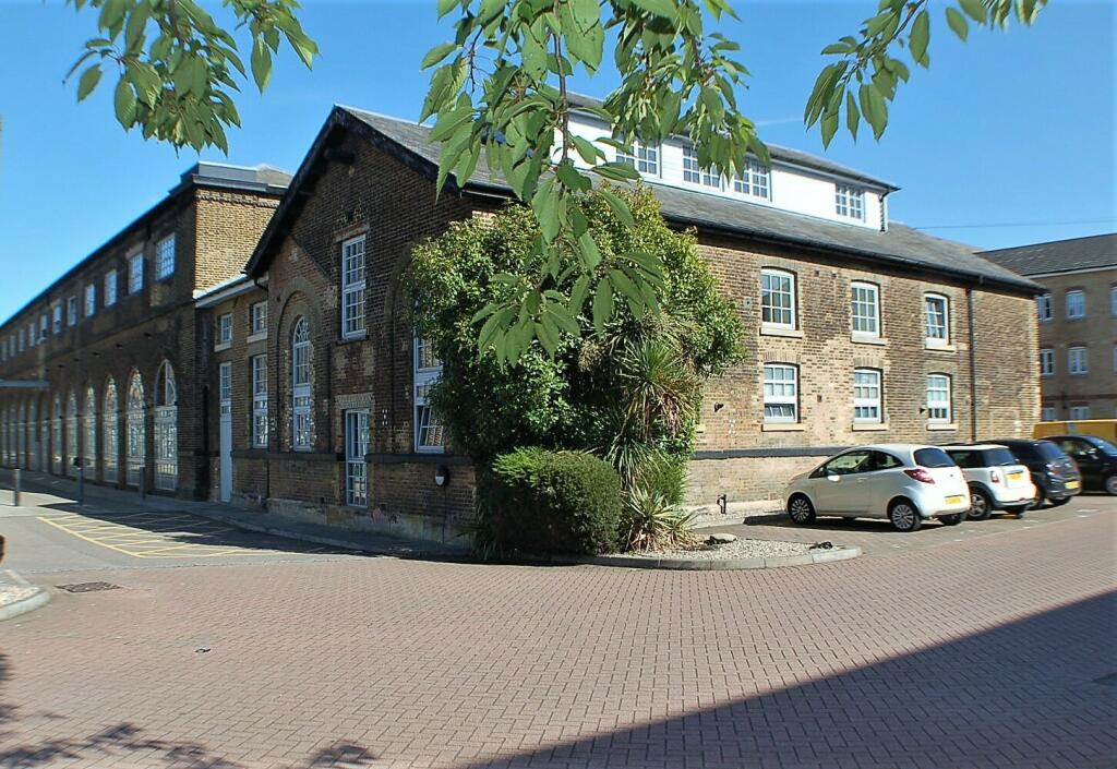 2 bedroom apartment for sale in Railstore, Kidman Close, Gidea Park , RM2