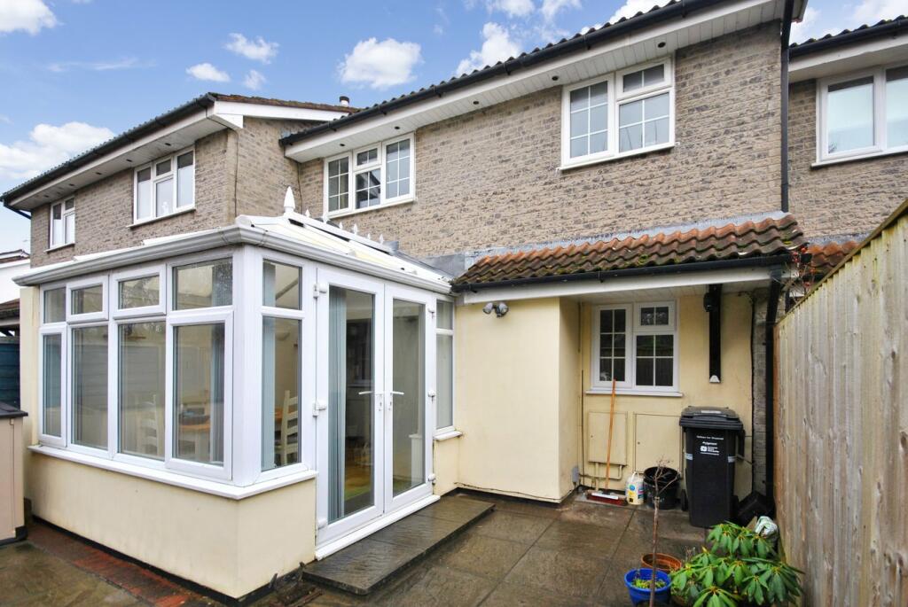 2 bedroom terraced house for sale in Fiveways Close, Cheddar, BS27