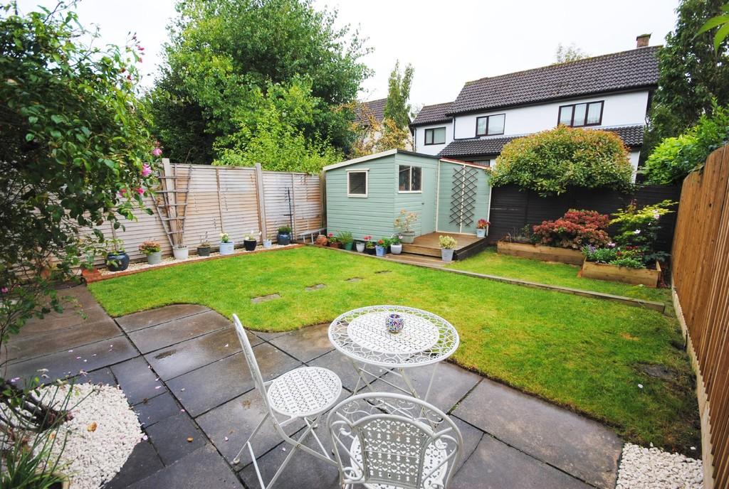 2 bedroom end of terrace house for sale in The Glebe, Wrington, BS40