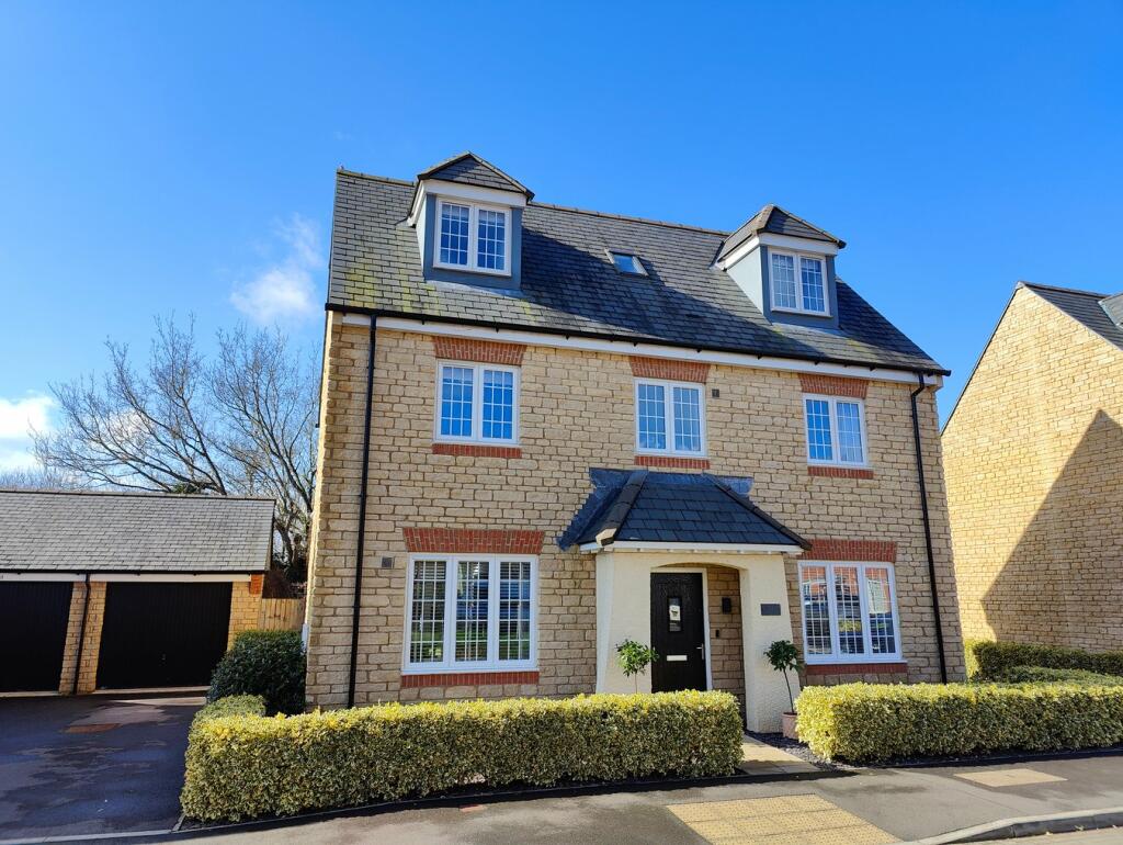 5 bedroom detached house for sale in Littlewood Way, Cheddar, BS27