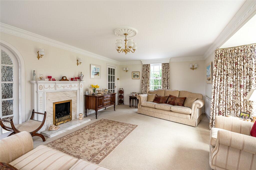 6 bedroom detached house for sale in Grove Road, Boston Spa, LS23