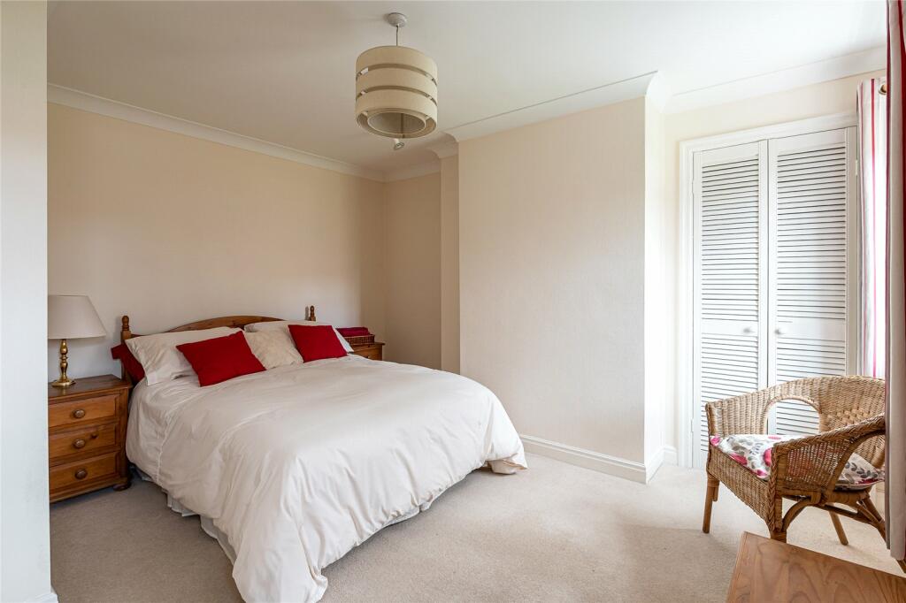 6 bedroom detached house for sale in Grove Road, Boston Spa, LS23