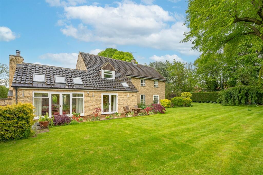 6 bedroom detached house for sale in Grove Road, Boston Spa, LS23