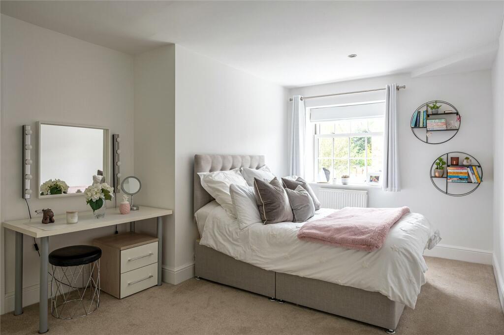 5 bedroom detached house for sale in School Lane, Collingham, LS22