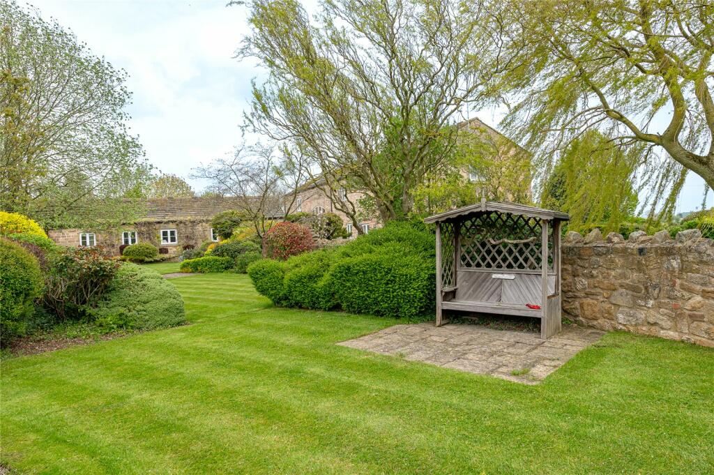 4 bedroom detached house for sale in Crabtree Lane, East Keswick, LS17
