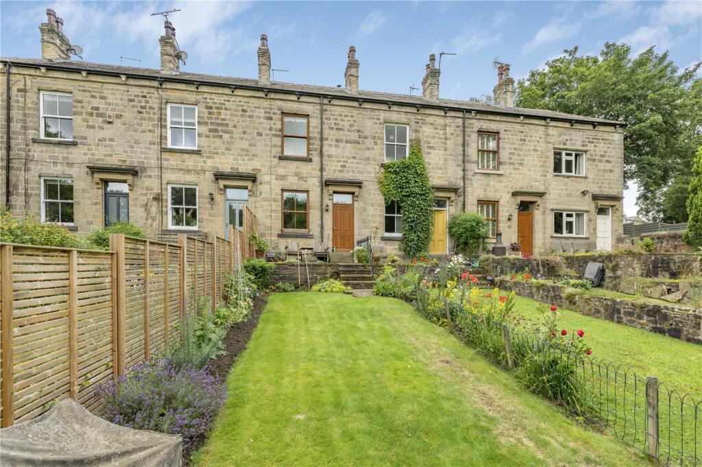 3 bedroom terraced house for sale in Virginia Terrace, Thorner, Leeds, LS14