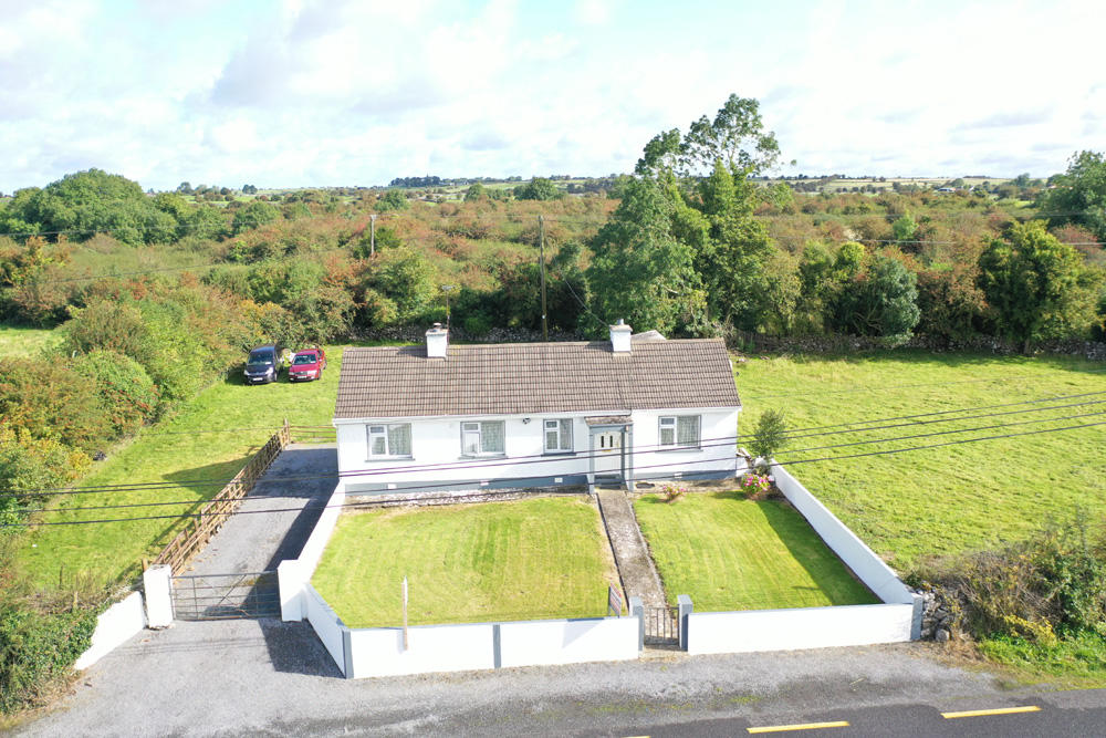 2 bedroom bungalow for sale in Ballina, Dysart, Ireland