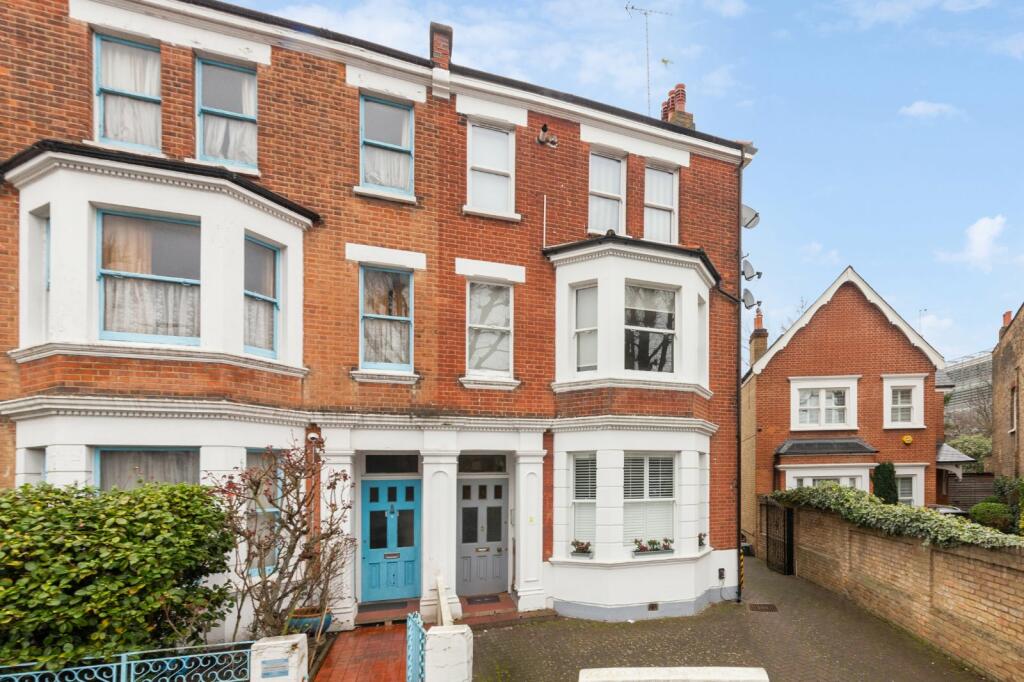 2 bedroom apartment for sale in Thorney Hedge Road, London, W4