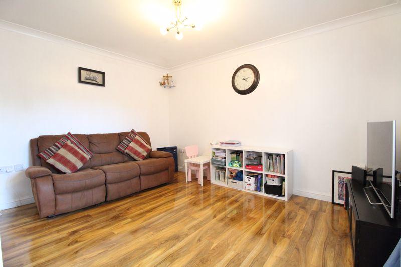 1 bedroom flat for sale in 1 Bed Flat, Dunstable Road, Luton, LU4