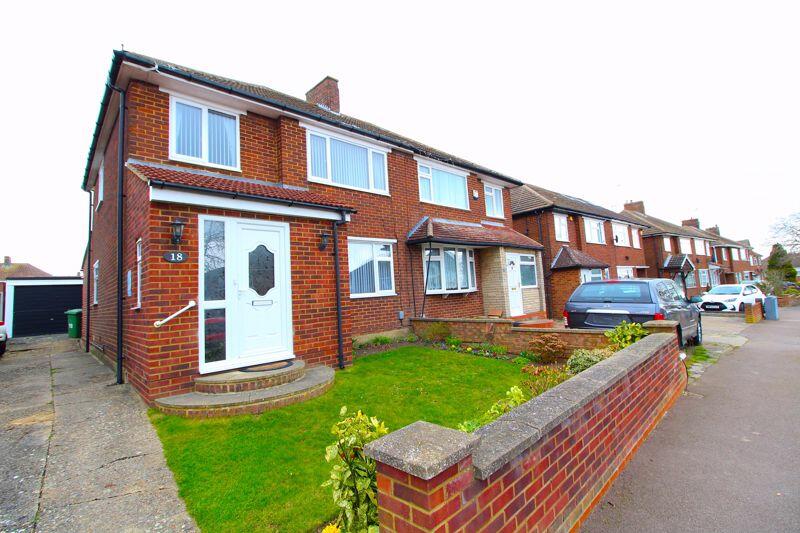 4 bedroom semidetached house for sale in Alpine Way, Luton, LU3