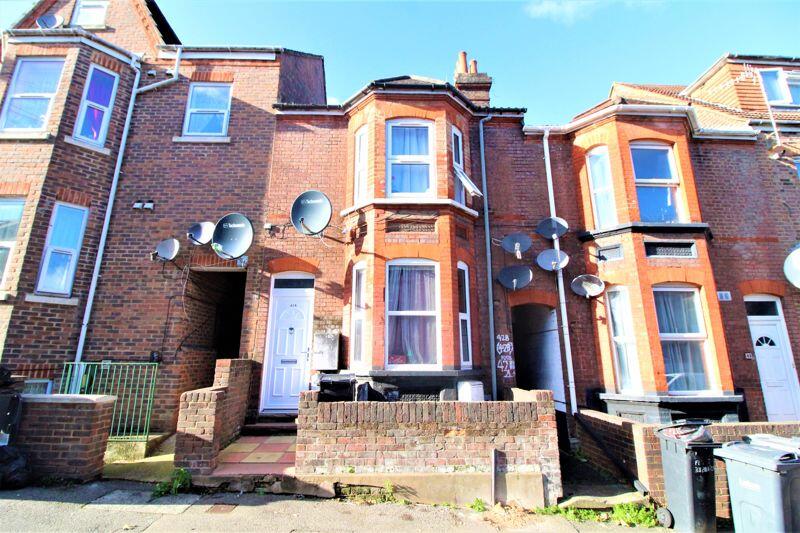 2 bedroom flat for sale in Spacious Two Bed in Town with Garden, LU1