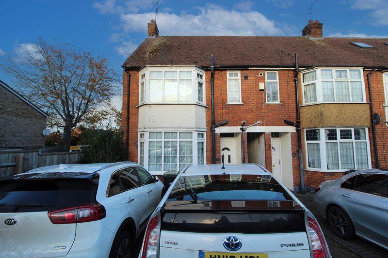 2 Bedroom End Of Terrace House For Sale In Trinity Road, Luton, LU3