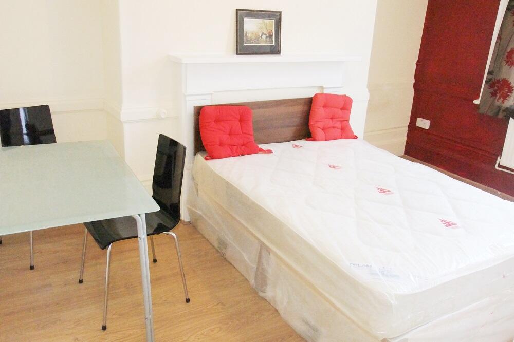 Main image of property: Cricklewood Lane, London, NW2
