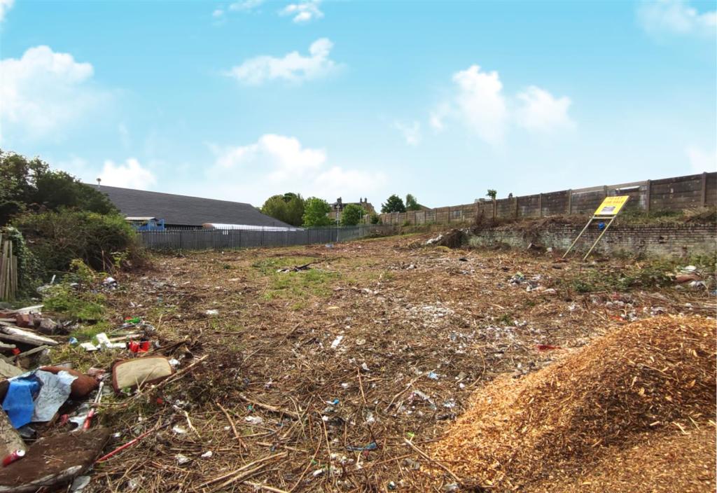 Additional property image - Elwyn Road, Bradford, BD5 7HN