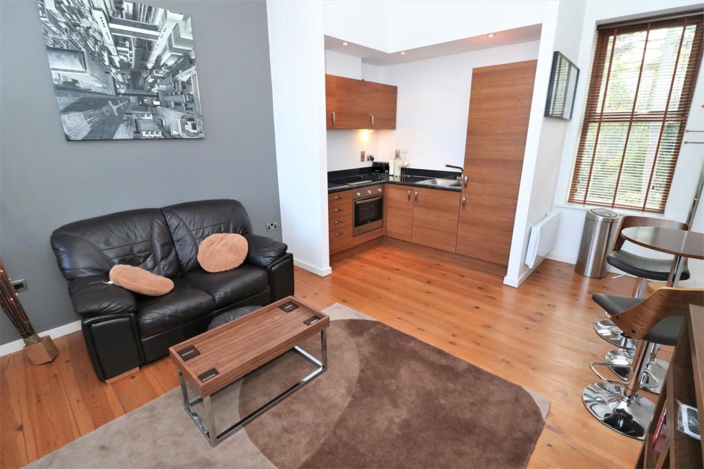 1 bedroom apartment for sale in Peregrine Way, Westwood Park, Bradford