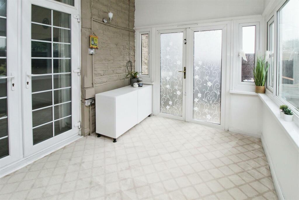 Additional property image - Woodroyd Road, Bradford, BD5 8BA