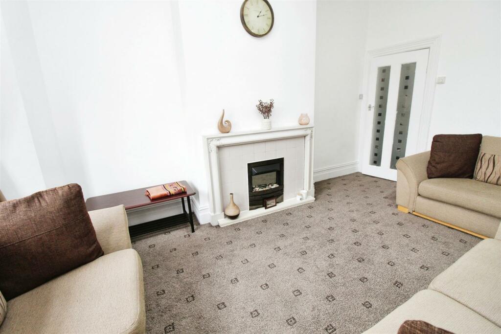 Additional property image - Woodroyd Road, Bradford, BD5 8BA