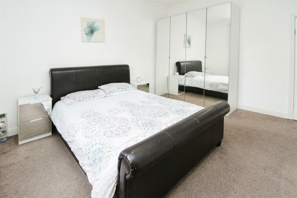 Additional property image - Woodroyd Road, Bradford, BD5 8BA