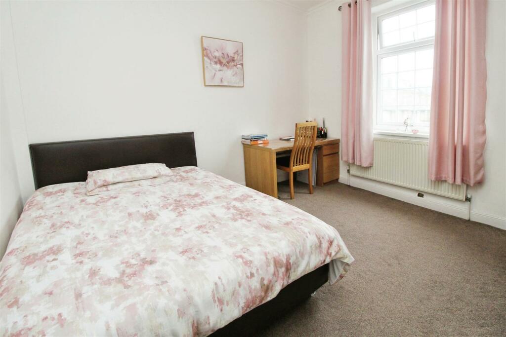 Additional property image - Woodroyd Road, Bradford, BD5 8BA