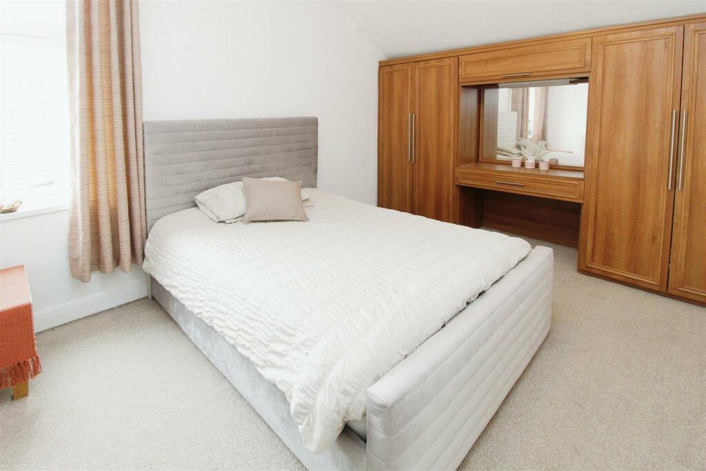 Additional property image - Woodroyd Road, Bradford, BD5 8BA