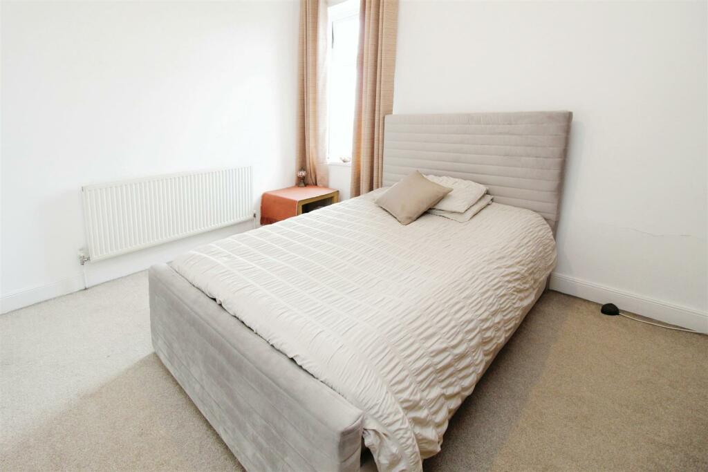 Additional property image - Woodroyd Road, Bradford, BD5 8BA