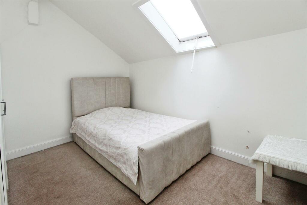 Additional property image - Woodroyd Road, Bradford, BD5 8BA