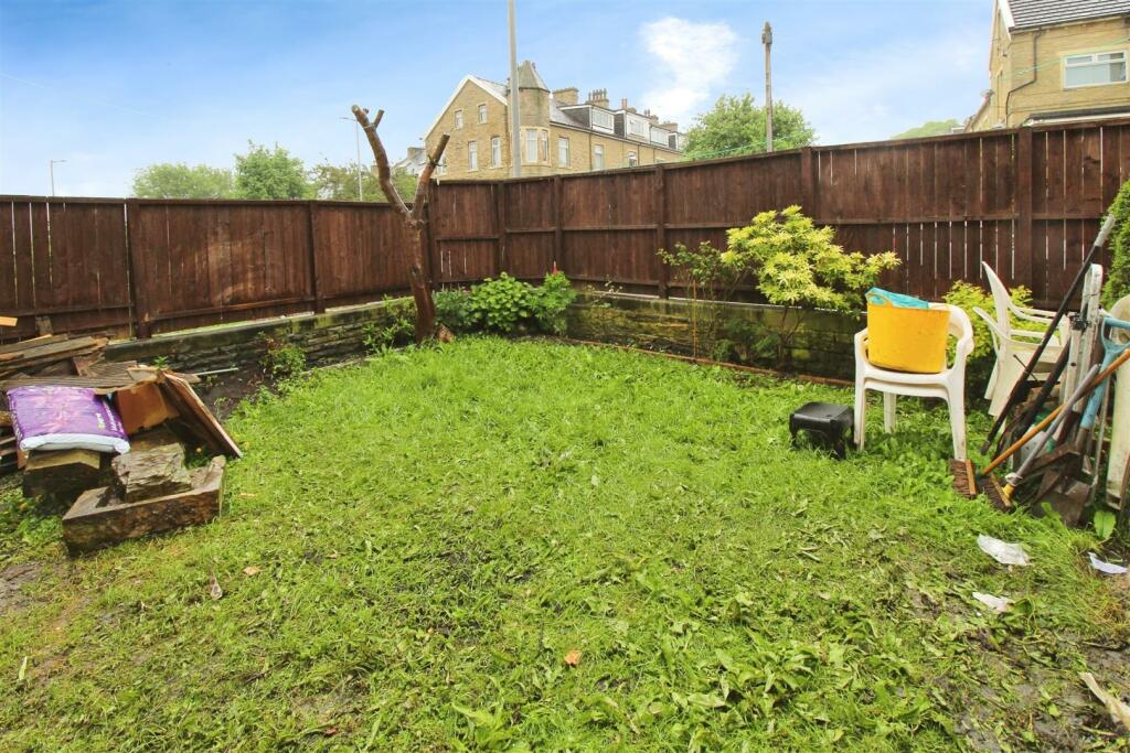 Additional property image - Woodroyd Road, Bradford, BD5 8BA