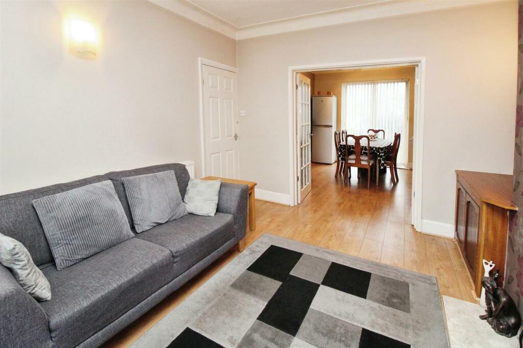 Additional property image - Southfield Road, Bradford, BD5 9DX
