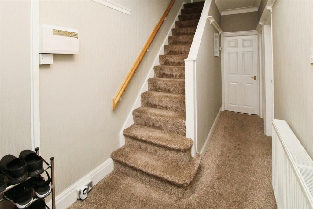 Additional property image - Southfield Road, Bradford, BD5 9DX