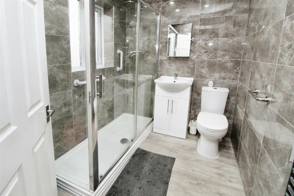 Additional property image - Southfield Road, Bradford, BD5 9DX