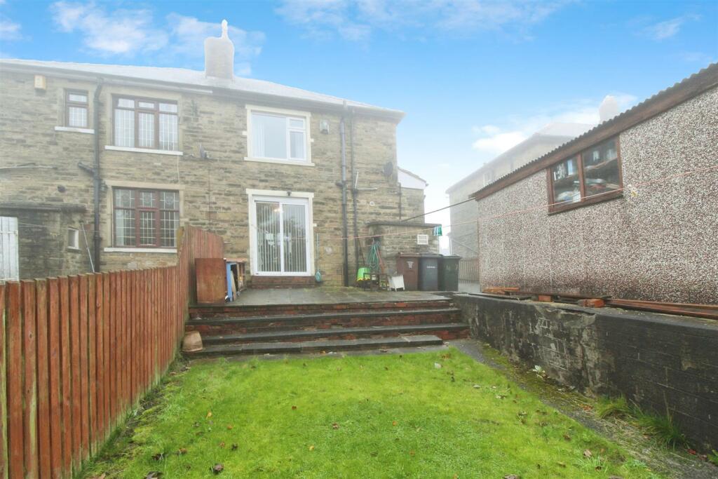 Additional property image - Southfield Road, Bradford, BD5 9DX