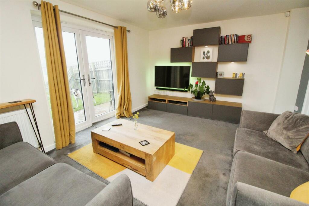 Additional property image - Meadow Bank, Allerton, Bradford, BD15 8HL
