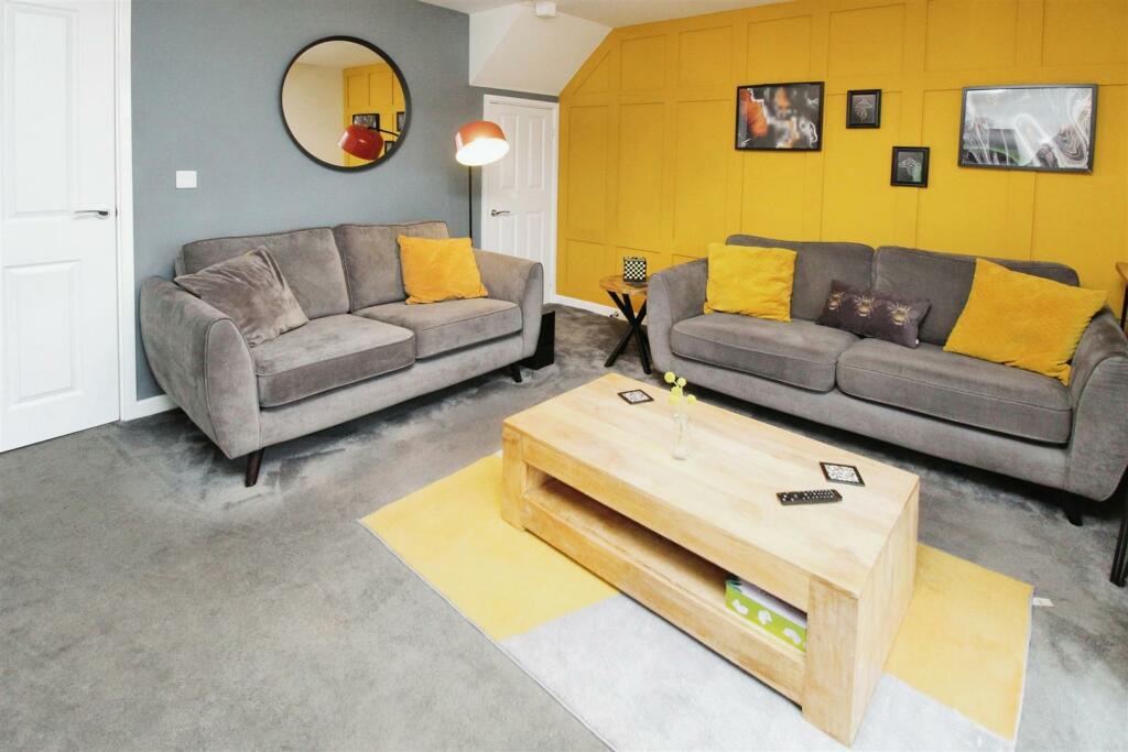 Additional property image - Meadow Bank, Allerton, Bradford, BD15 8HL