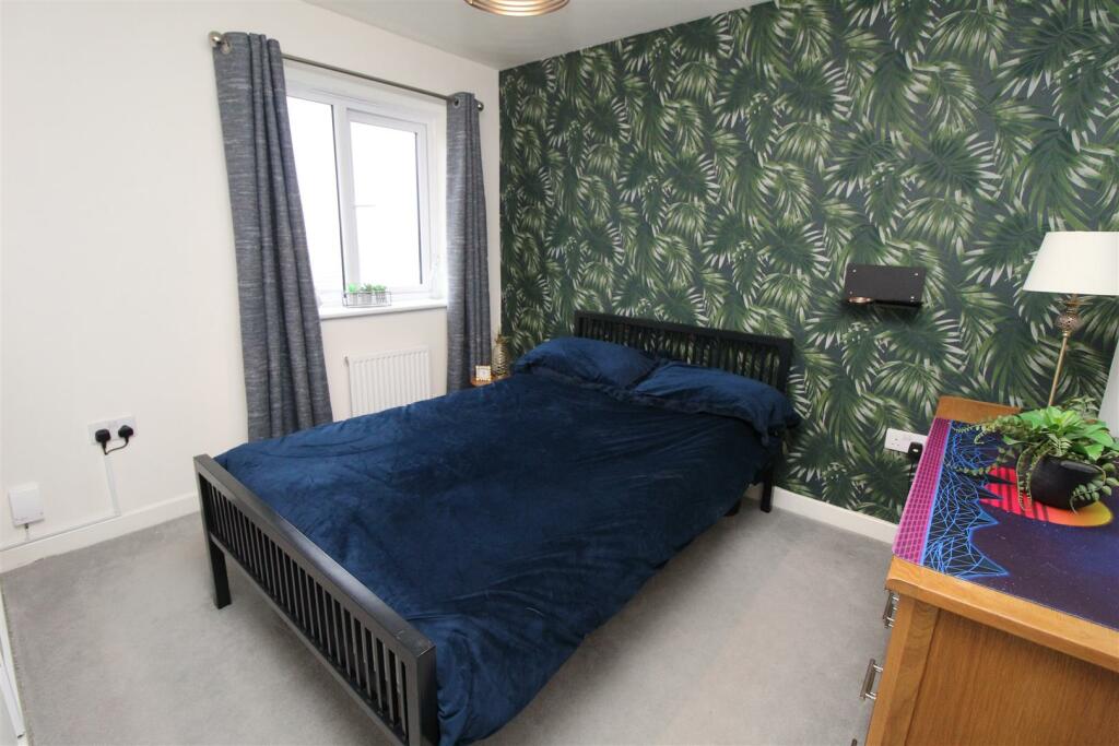 Additional property image - Meadow Bank, Allerton, Bradford, BD15 8HL