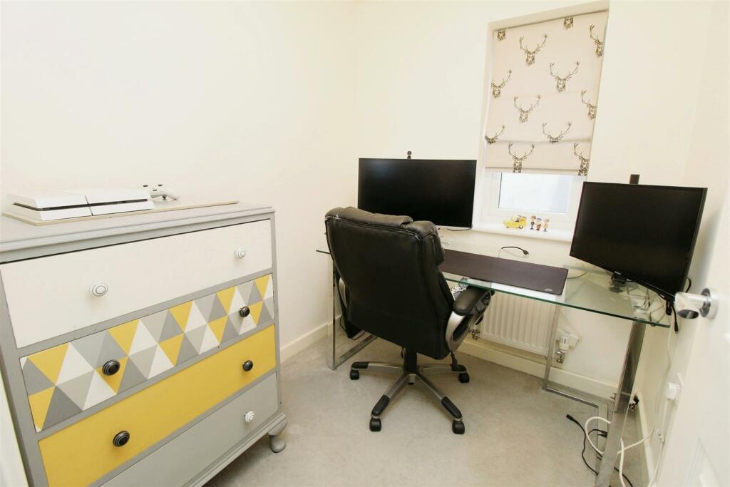 Additional property image - Meadow Bank, Allerton, Bradford, BD15 8HL