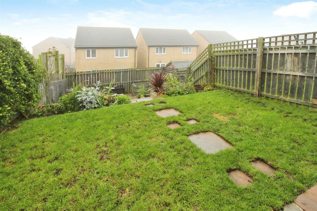 Additional property image - Meadow Bank, Allerton, Bradford, BD15 8HL