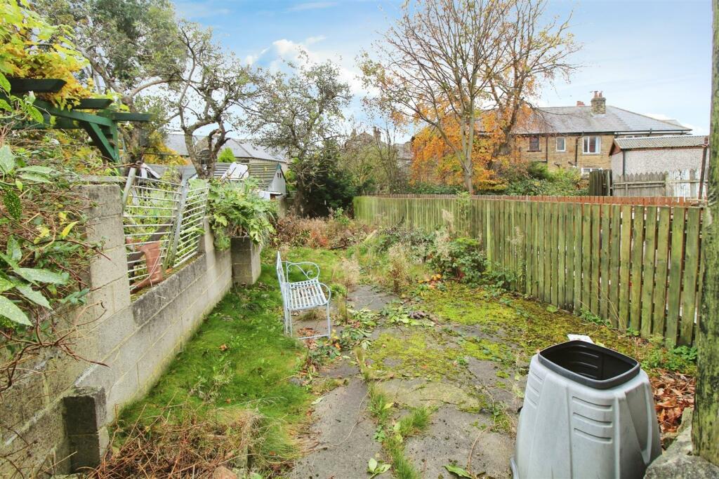 Additional property image - Southfield Road, Bradford, BD5 9DX