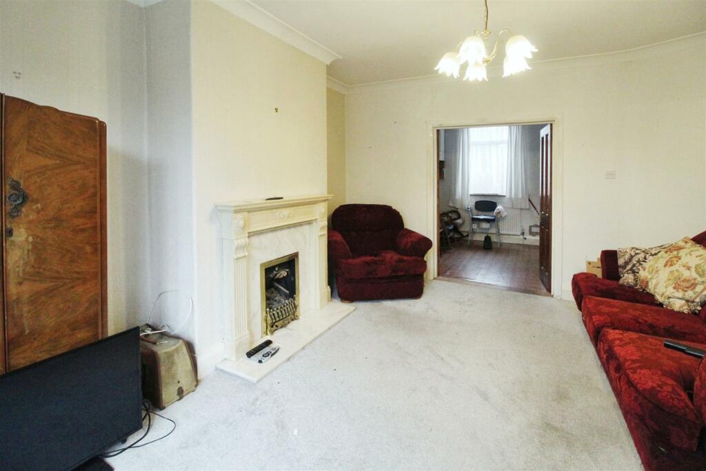 Additional property image - Southfield Road, Bradford, BD5 9DX