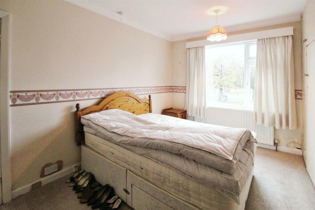 Additional property image - Southfield Road, Bradford, BD5 9DX